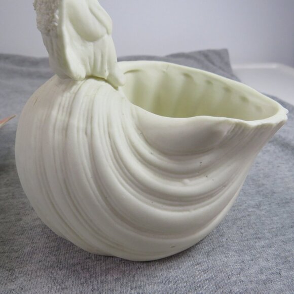 Ceramic Angel sitting on Sea Shell and metallic vase filler Lt. Blue 1lb 11oz - Picture 9 of 15